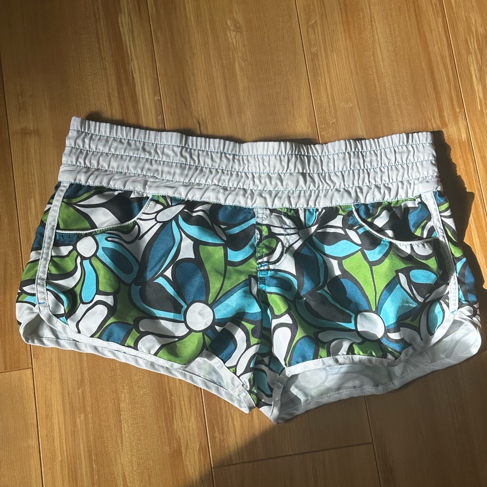 Floral Patterned Women's Board Shorts